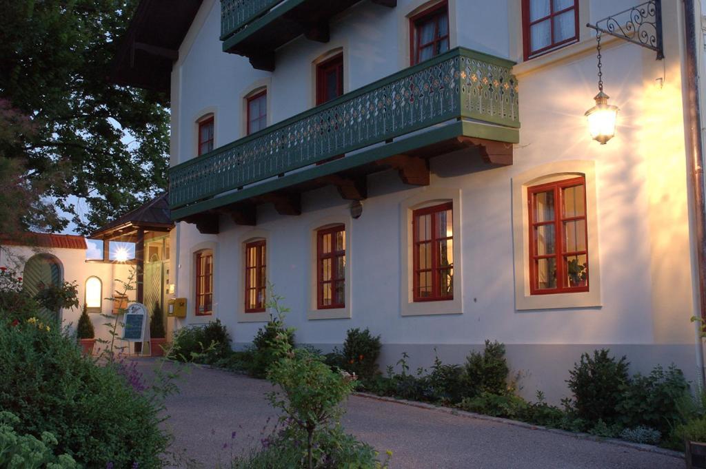 Hotel Zur Schonen Aussicht Feldkirchen-Westerham Exterior foto