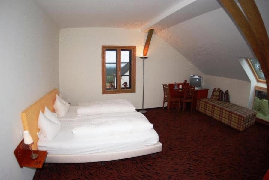Hotel Zur Schonen Aussicht Feldkirchen-Westerham Quarto foto